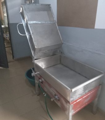 deep fryer with tilt-up