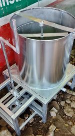 Manual deoiling and dewatering machine