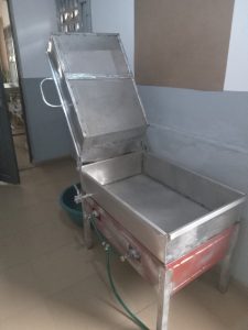 deep fryer with tilt-up